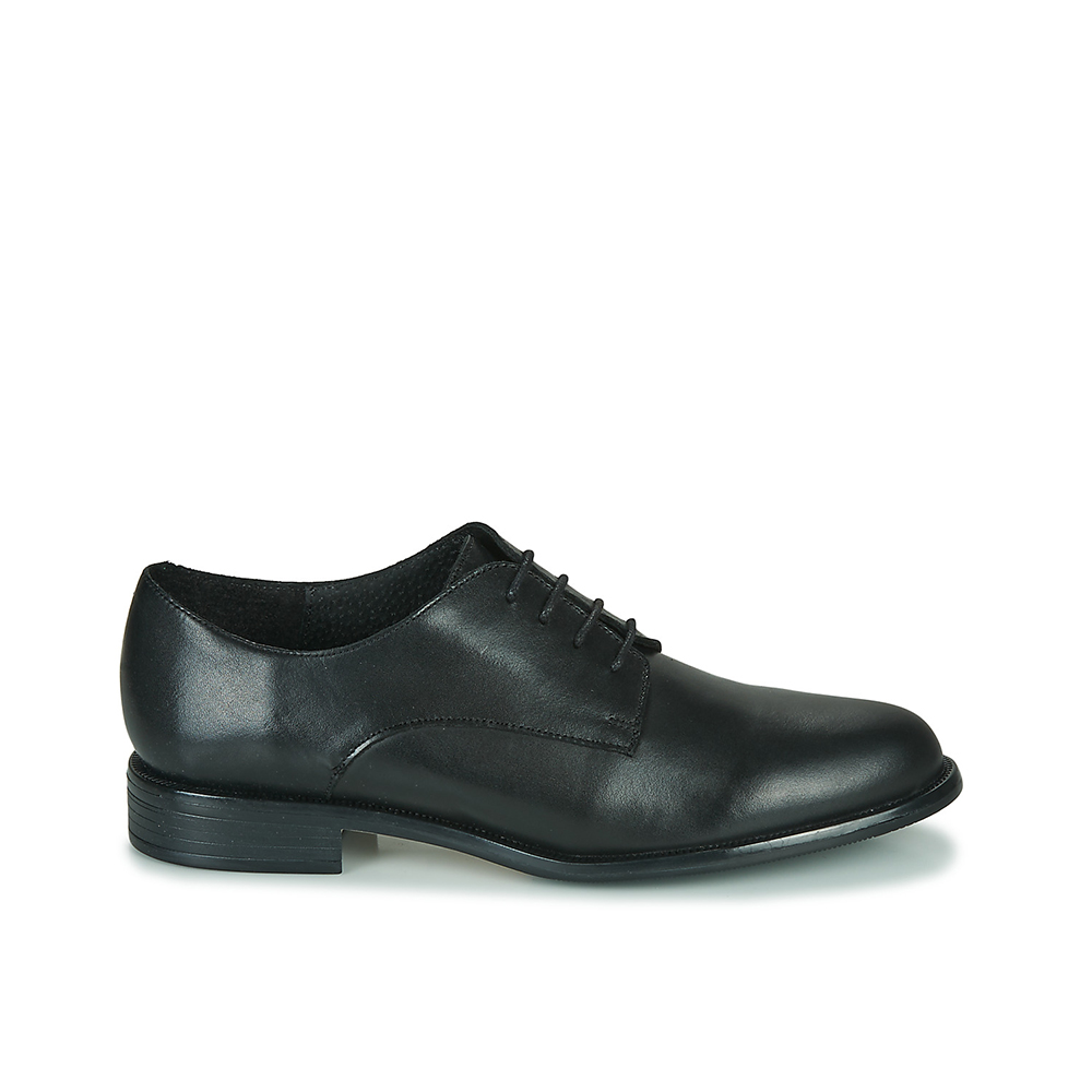 Andre Chaussures Classiques
 Loukoum Femme